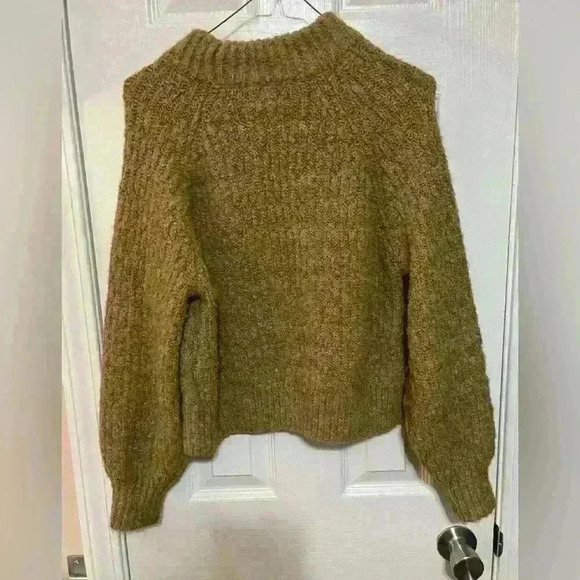 Universal Thread XS Little Girl Sweater - Picture 2 of 3